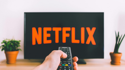 New Christmas Movies 2025: Predicting Netflix's Holiday Slate Amid Warner Bros Discovery Acquisition Announcement