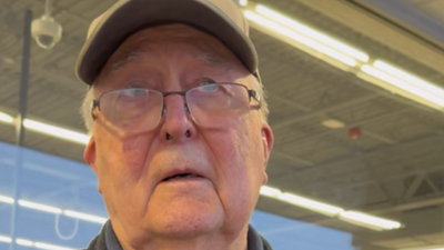 Global Support Pours In for 88-Year-Old War Veteran Working as Supermarket Cashier After $1.84m Fundraiser Goes Viral