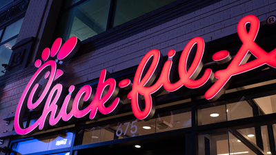 Texas woman hands over $100 at Chick-fil-A, then a worker refuses to give it back saying he was legally allowed to keep it