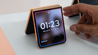 The stage is set for a much better Motorola Razr Ultra in 2026, and I can't wait to see how it improves on arguably the best flip phone of 2025. Here's how the Galaxy Z Flip 7 and current smartphone trends can literally help shape the next Razr