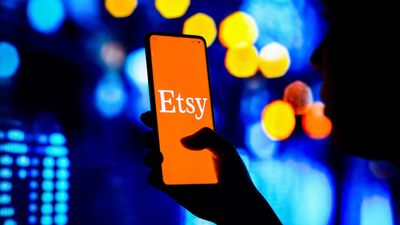 5 Places To Find Unique Holiday Gifts (for Cheap!) If You’re Tired of Shopping on Amazon