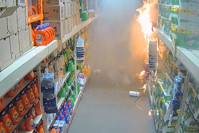 Employee arrested after allegedly setting fire to store the day before Thanksgiving