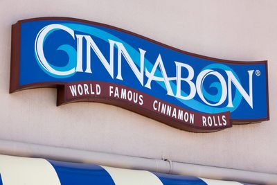 Cinnabon fires worker after viral video of her harassing Somali couple at Wisconsin store