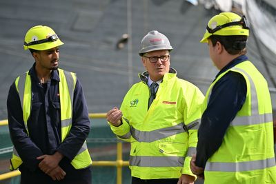 Ministers promise 50,000 new apprenticeships in bid to tackle youth unemployment