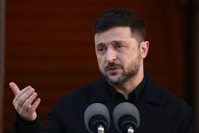 Zelenskyy heads to London for talks with European allies on peace plan and security