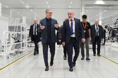 Starmer says he wants apprentices at top of politics