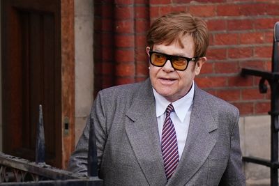 Elton John hits back after his home goes viral for the wrong reason