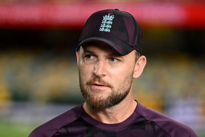 Brendon McCullum demands strong response from England to rescue Ashes campaign