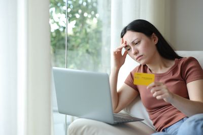 6 Credit Mistakes That Redditors Confess Cost Them Thousands