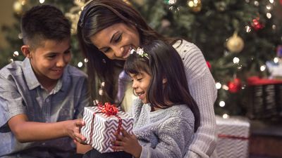 5 Ways To Give Money to Kids This Holiday Season