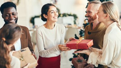 Which Is Really Cheaper — Buying Christmas Presents Early or Last-Minute Shopping? We Do the Math