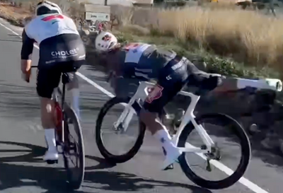 Mathieu van der Poel miraculously avoids crash in training sprint against amateur – video
