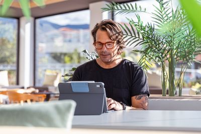 Men Who Blog: Pioneers of Male-Perspective Lifestyle Content