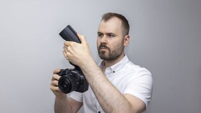 Is Canon’s EL-1 flash really worth five times the price of the EL-10?