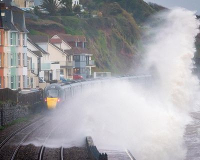 2025 ‘virtually certain’ to be second- or third-hottest year on record, EU data shows