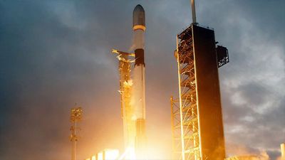 SpaceX launches Starlink satellites on record 32nd flight of Falcon 9 rocket (video)