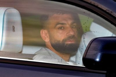 Mo Salah posts gym selfie as he trains on his own after Liverpool rant