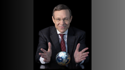 3I/ATLAS Exposed: Harvard Professor Threatened YouTube With Lawsuit Over Fake AI Videos