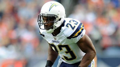 Former NFL First-Round Pick Says He Played 'Completely' Drunk In Eight Games In 2011