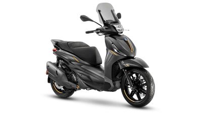 Piaggio's New BV400 S Is Proof Scooters Are Winning the City Game