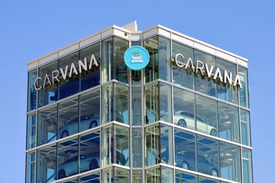 After a Red-Hot Rally on S&P 500 Inclusion, Carvana Stock Needs a ‘Cool’ Option Collar. How to Trade CVNA Here.
