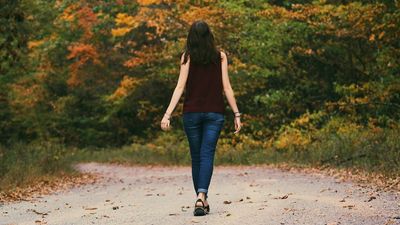 3 walking meditations you need to try to beat the winter blues