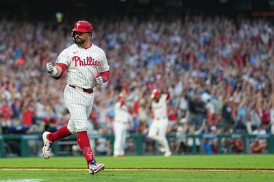 Phillies near $150m deal for Schwarber while Dodgers reel in top closer Díaz
