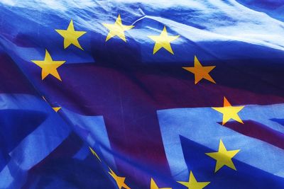 More than a dozen Labour MPs rebel against Starmer to back call for EU-UK customs union