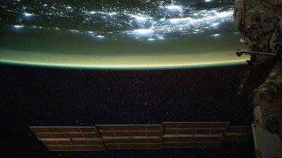 ISS astronauts watch Earth's atmosphere glow green | Space photo of the day for Dec. 8, 2025
