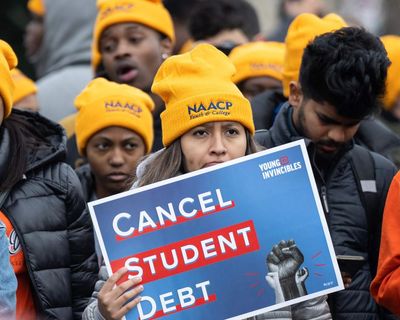 Trump officials move to scrap Biden student-loan repayment plan