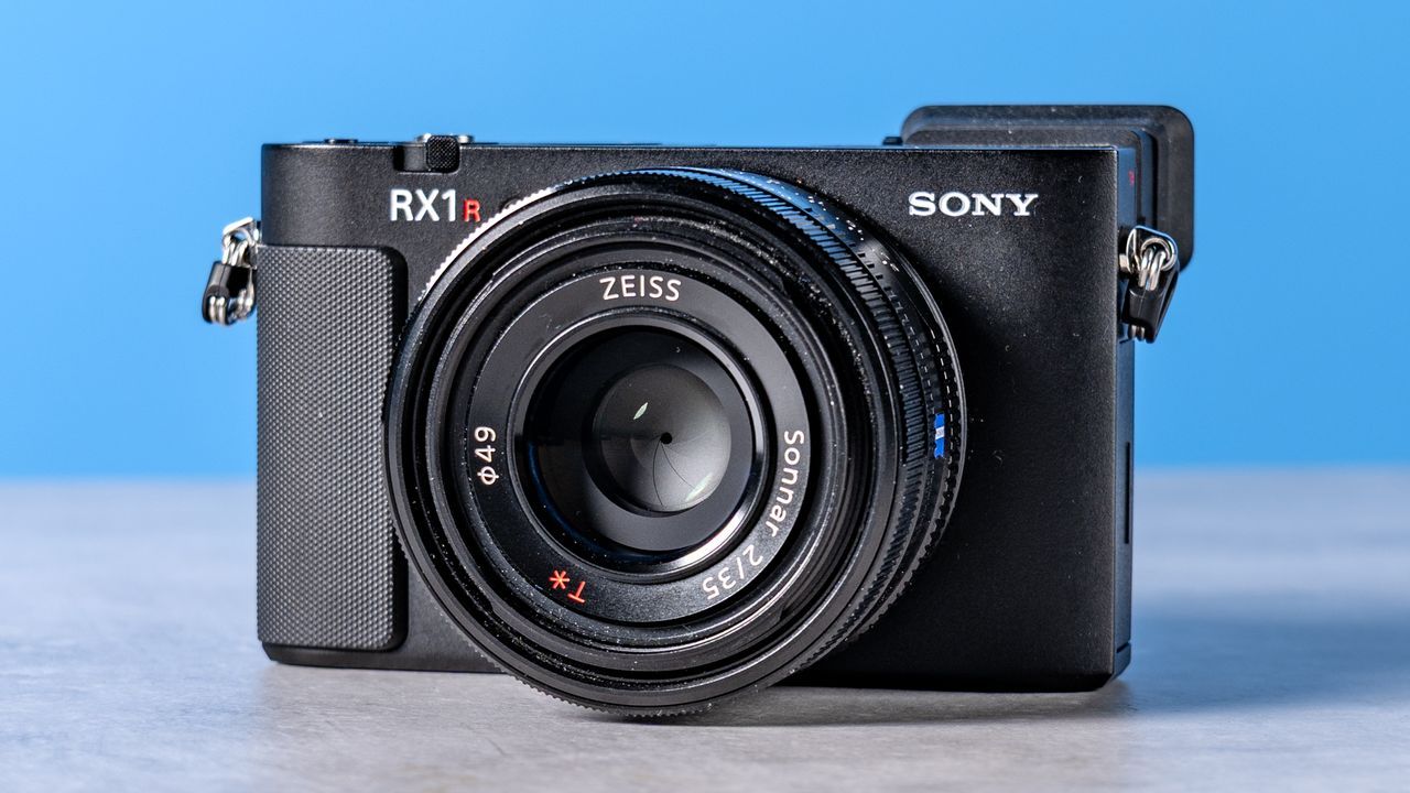 I tested the $5,099 Sony RX1R III to see if the hype…