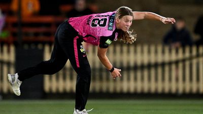 Sydney Sixers' teen star sidelined with back injury