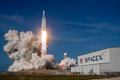 Reports: SpaceX Expected to Launch Bid for £1.1 Trillion Valuation in 2026