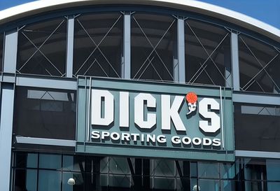 Dick's Sporting Goods Theft: Eight Philly Teen Football Players Arrested Over £1,500 — Coach Responds