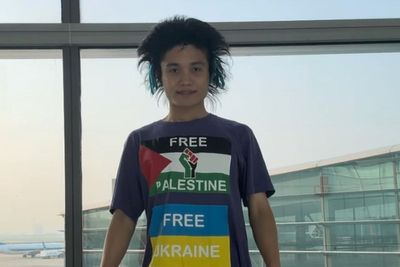 'Pyjama Man' Johnson Wen Kicked Out Of Laga Gaga Show As Questions Grow Over How He Still Gets Into Concerts