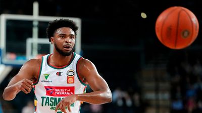 Phoenix stuck in 'mud' as JackJumpers find form