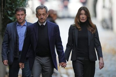 Soggy baguettes, solitary confinement and regular visits from supermodel wife: Nicolas Sarkozy on 20 days in prison ‘hell’