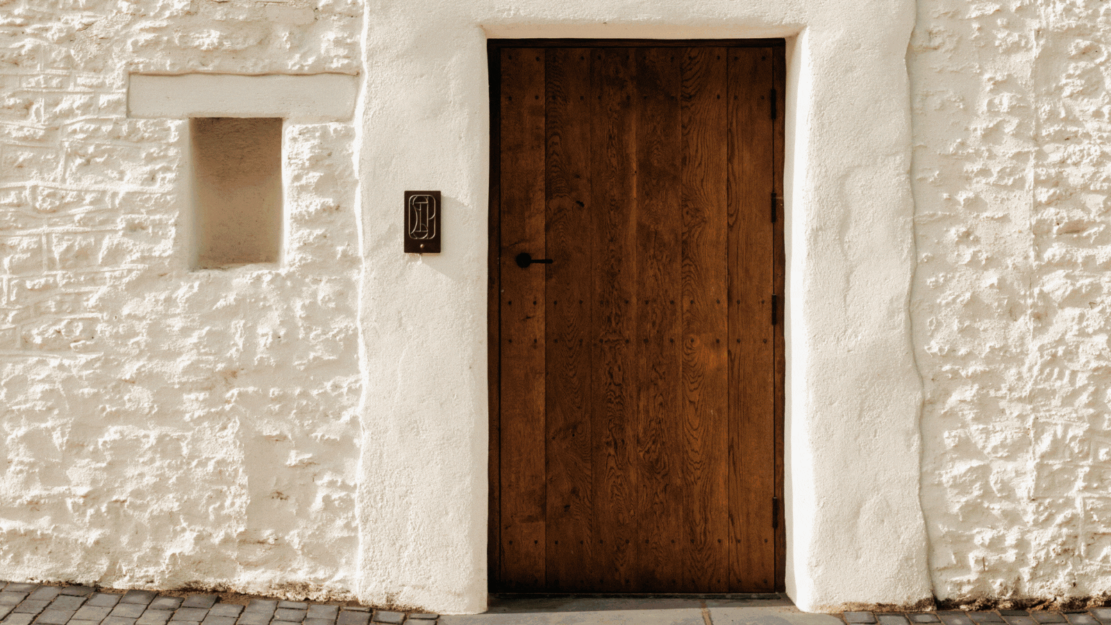 5 Lessons in Minimalist Country Interiors From Somerset’s Coolest Farm-to-Table Restaurant — A 16th-Century Inn Reborn as a Bathed-in-Sunshine, Characterful Hideout