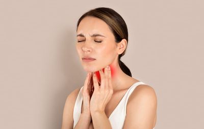 8 Physical Changes That Seem Normal but Are Actually Thyroid Red Flags