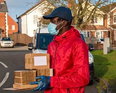 Should people wear a mask in public if they feel unwell with flu?