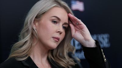 ‘TURN HER MIC OFF!’: Karoline Leavitt caught out in bald-faced lie about Trump and the Biden administration