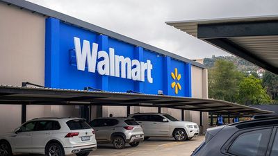 Mom asks non-parents to stop parking in certain Walmart spots, thousands vow to do the exact opposite out of spite