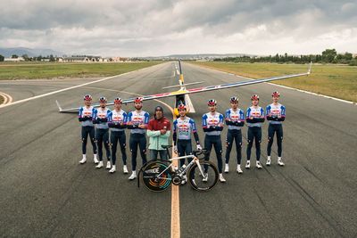 'Absolutely history-making' – How nine pro cyclists managed to tow a plane to take-off