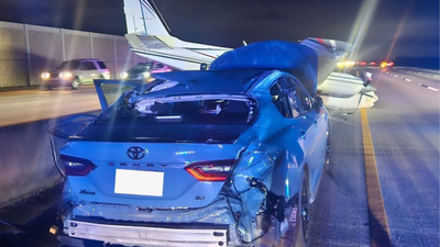 Florida drivers stunned as a plane makes emergency landing into traffic on I-95 highway