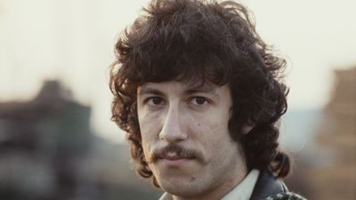 “If you really like something, you should take the first lines and make up another song from them. So that’s what I did with Black Magic Woman”: The legendary song that passed from Peter Green to Carlos Santana