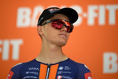 Oscar Onley stays away from Picnic PostNL team camp as transfer discussions continue