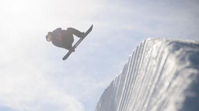 Aussie star James swamped by Japanese snowboard threats