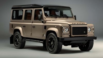 Land Rover Spent 300 Hours Painting a Classic Defender V-8
