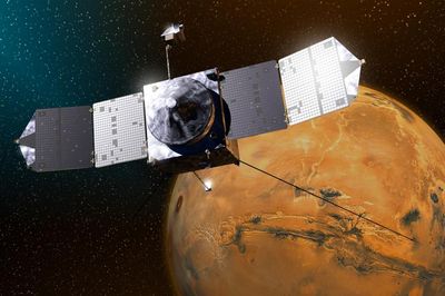 Nasa loses contact with spacecraft orbiting Mars for more than a decade