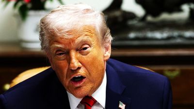 Visibly tired, unkempt and deluded Donald Trump insists United States economy can grow by 25% annually